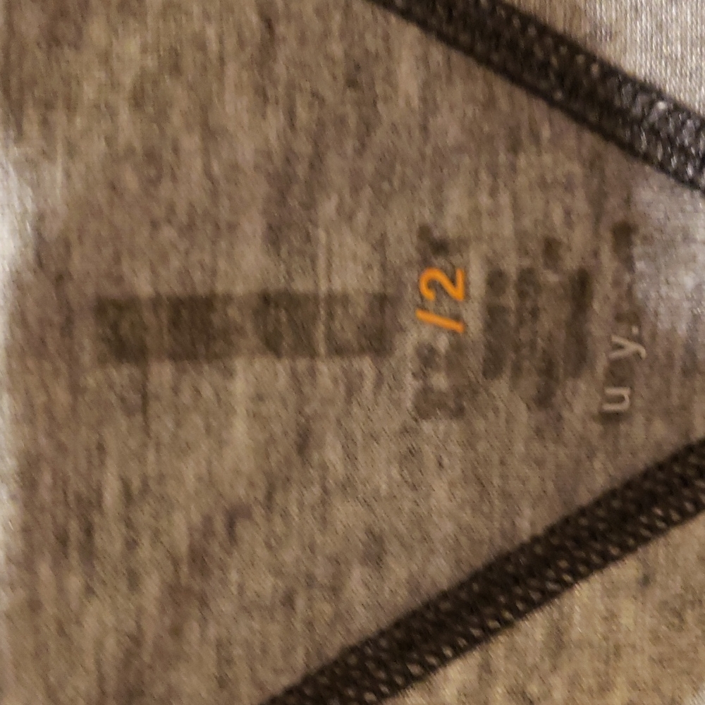 Lucy 2X gray thirt - Picture 2 of 12